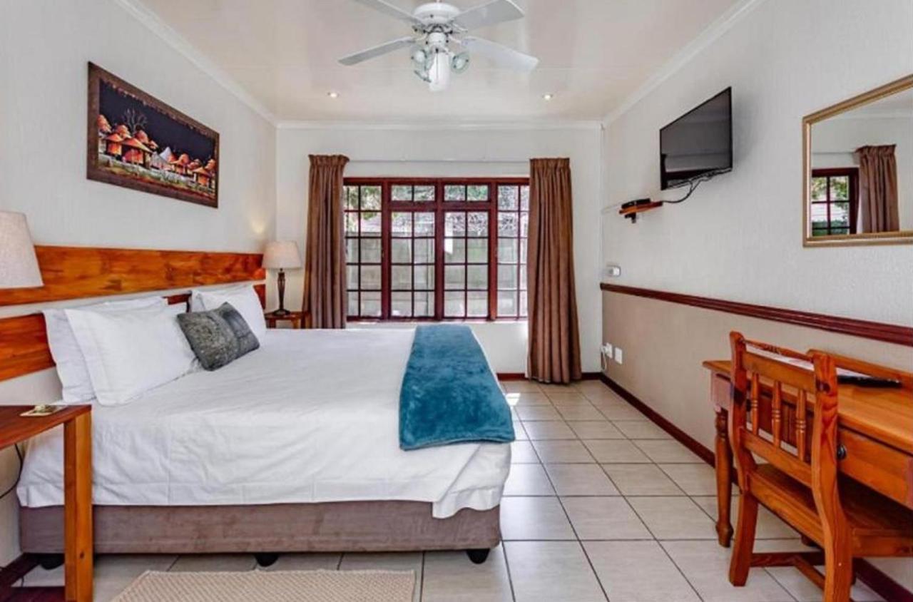 The Link Guest Lodge Kempton Park Exterior foto