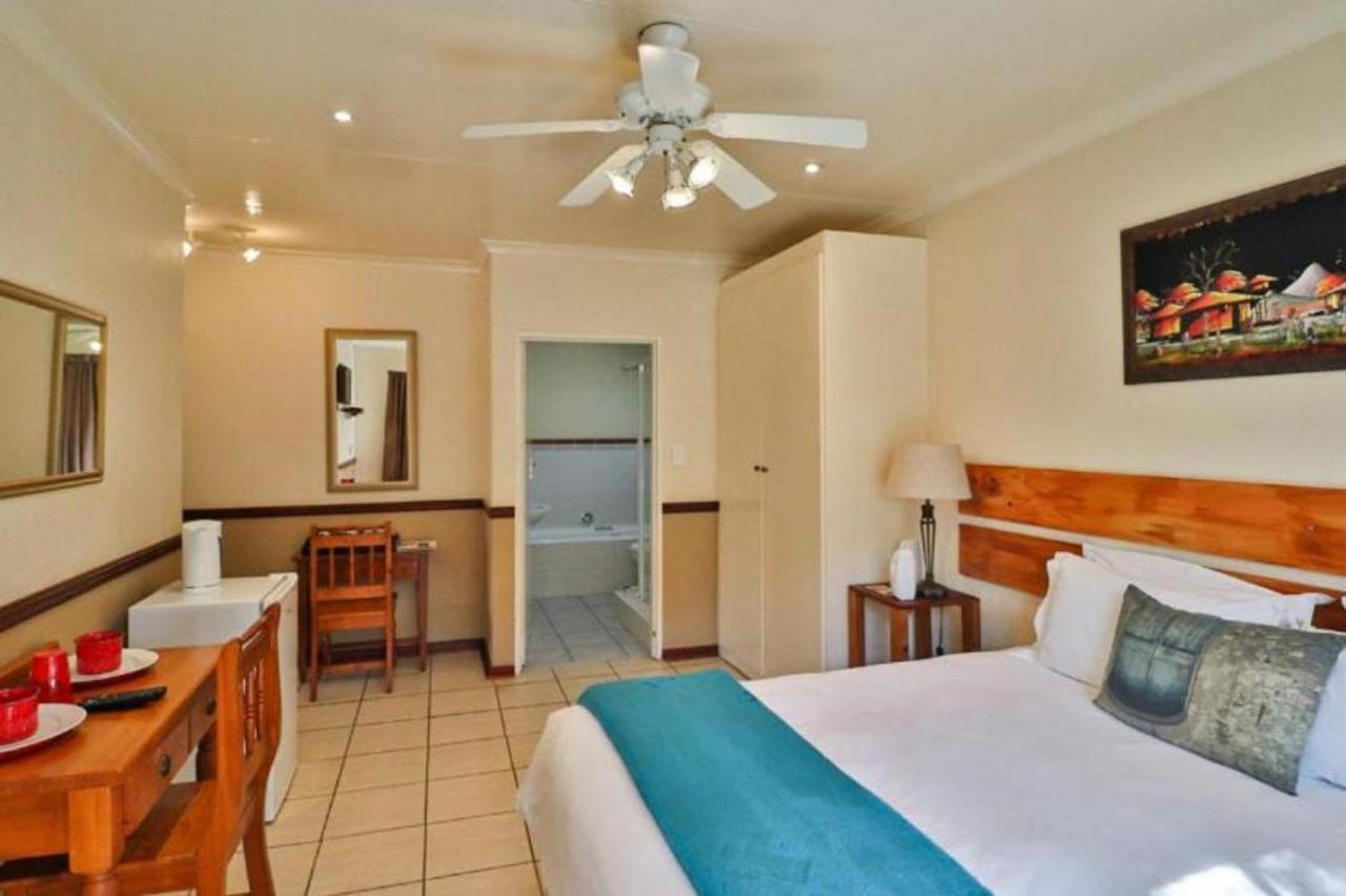 The Link Guest Lodge Kempton Park Exterior foto