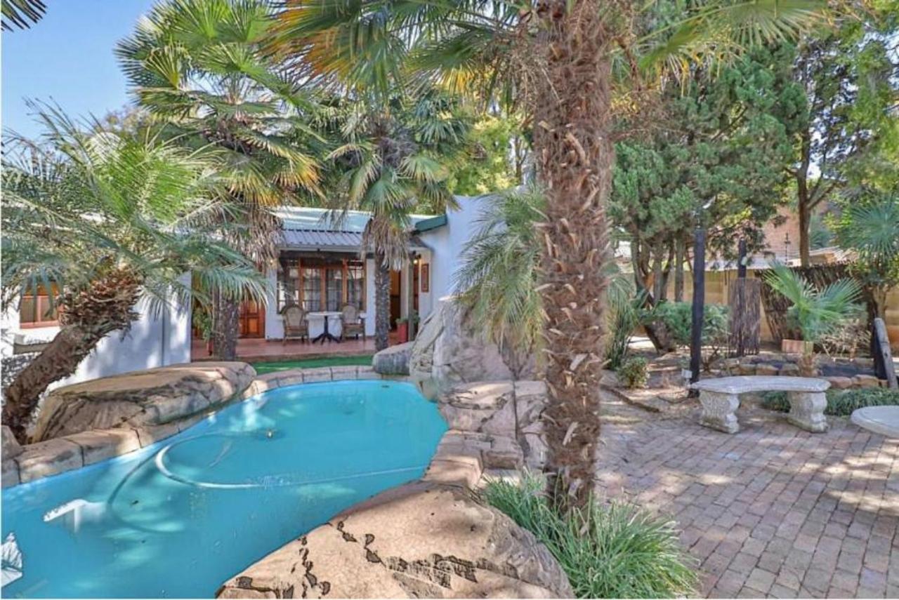 The Link Guest Lodge Kempton Park Exterior foto